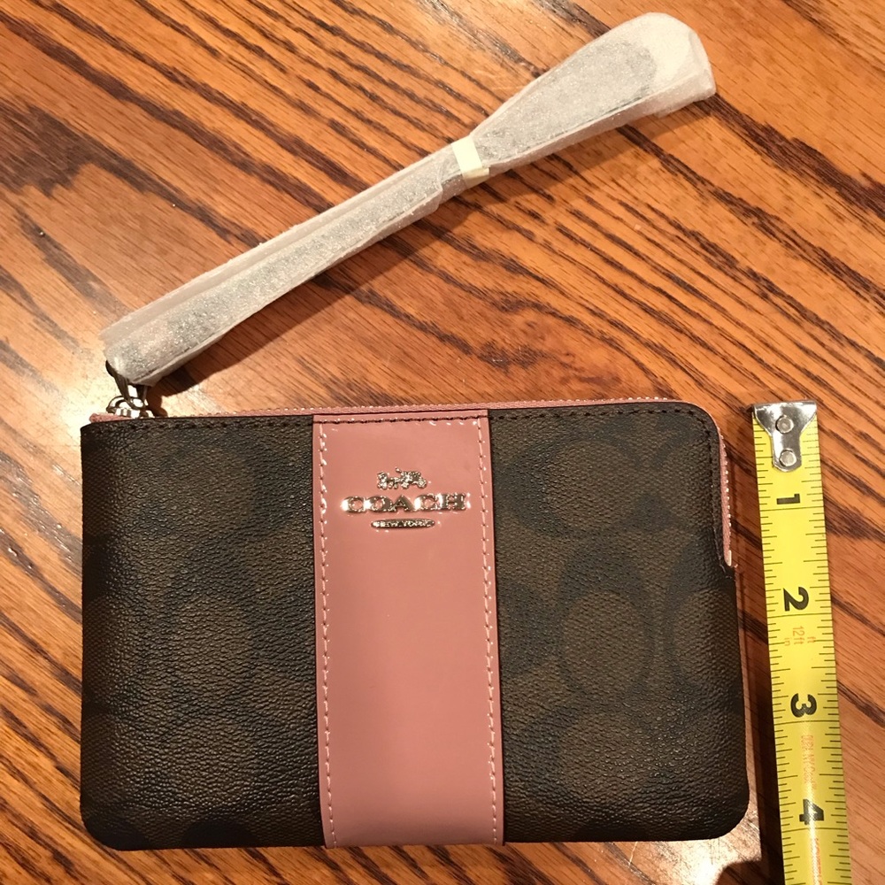 NWT Coach Wristlet - Picture 2 of 6